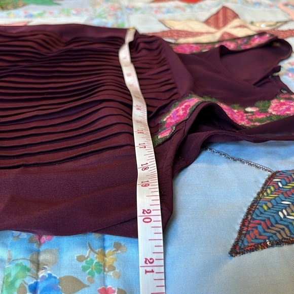 American Eagle Pleated Sleeveless Blouse with Floral Embroidery - Picture 7 of 9